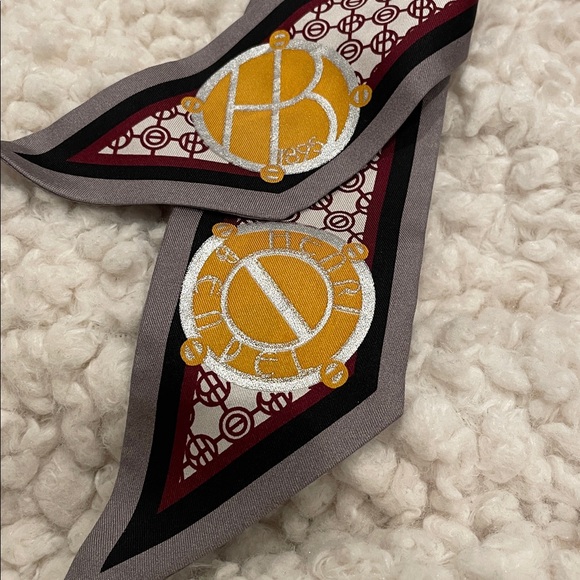 HENRI BENDEL ‘Love is All You Need’ TWILLY / Bag Scarf w HB Dust Bag | EUC - Picture 3 of 6